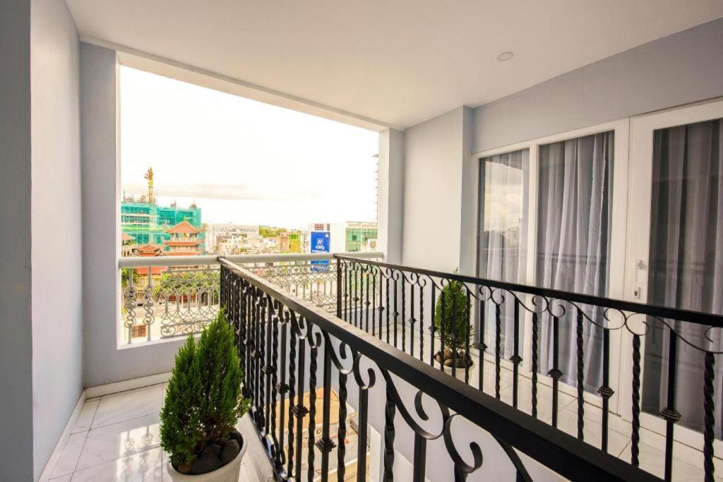 Golden Crown Hotel Saigon Thành Pho Ho Chí Minh Esterno foto