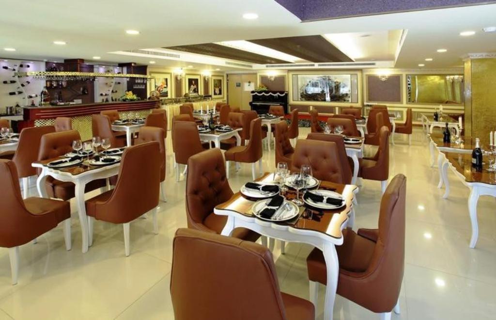 Golden Crown Hotel Saigon Thành Pho Ho Chí Minh Esterno foto